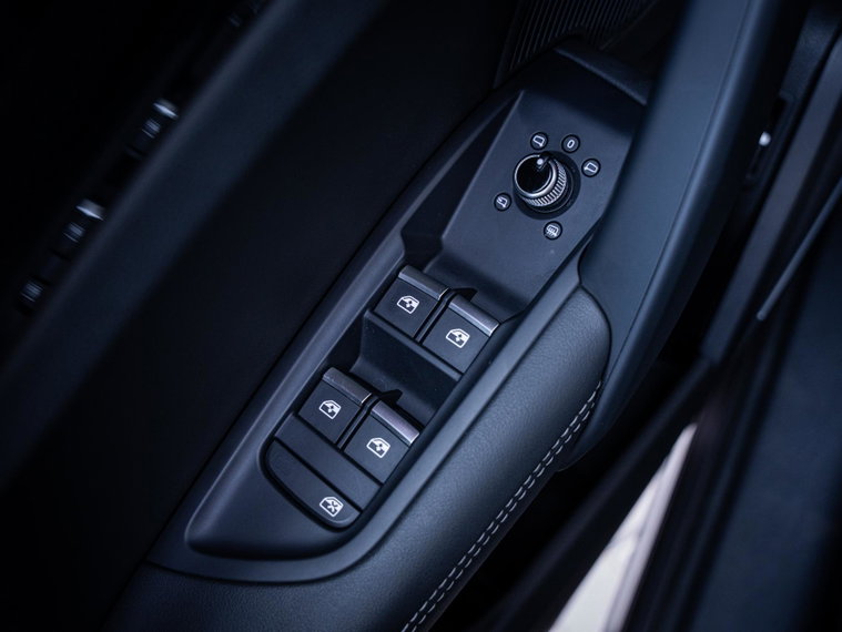 Vehicle Image 33