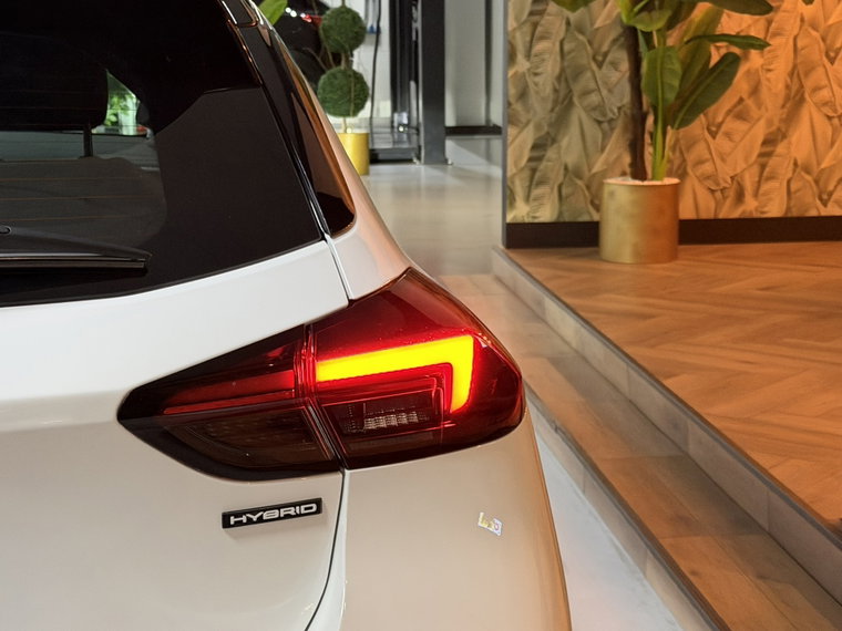 Vehicle Image 30