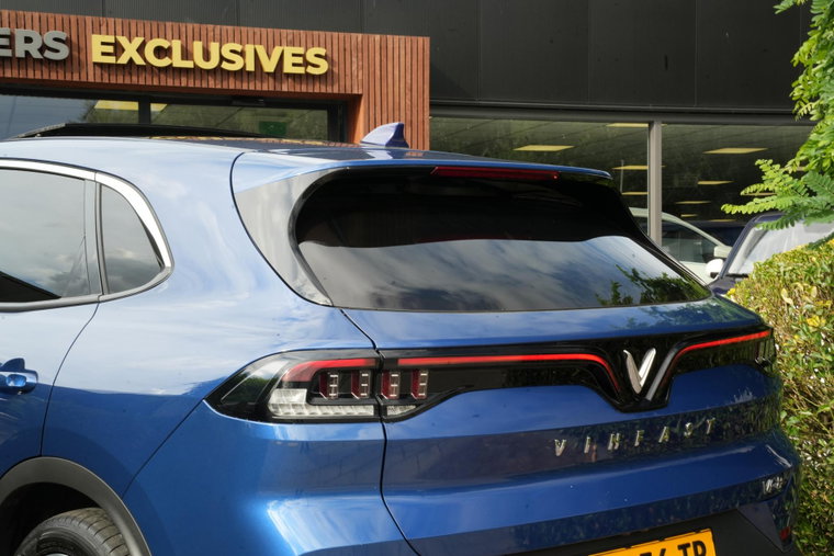 Vehicle Image 21