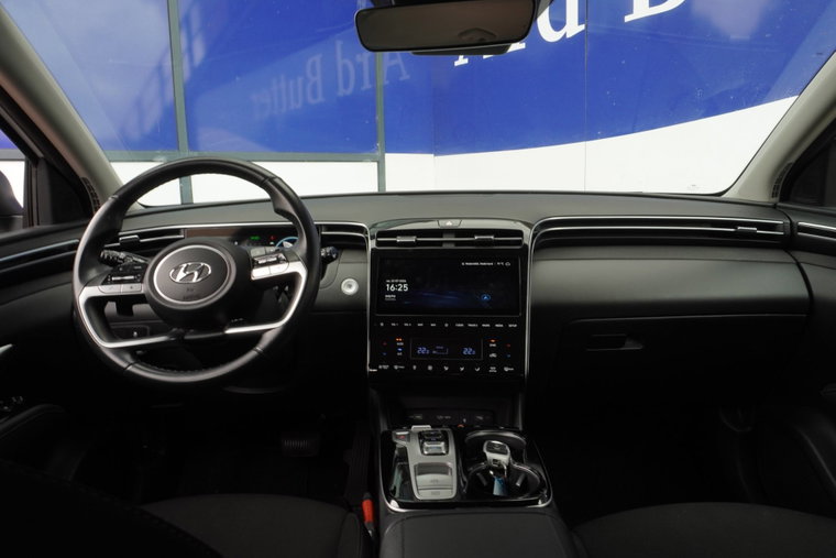 Vehicle Image 12