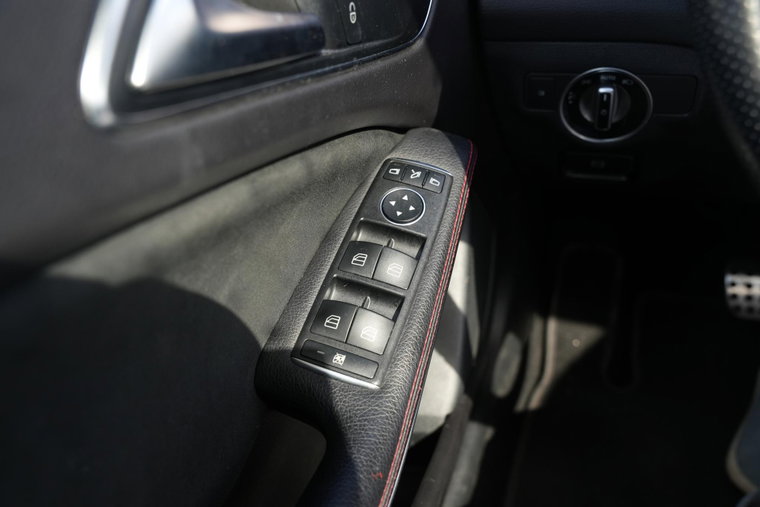 Vehicle Image 33