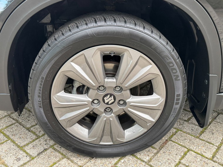 Vehicle Image 15