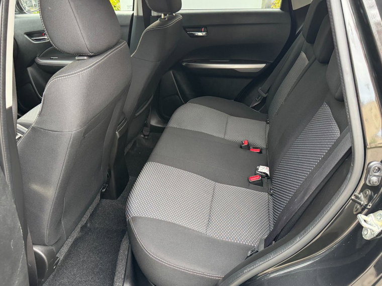 Vehicle Image 23