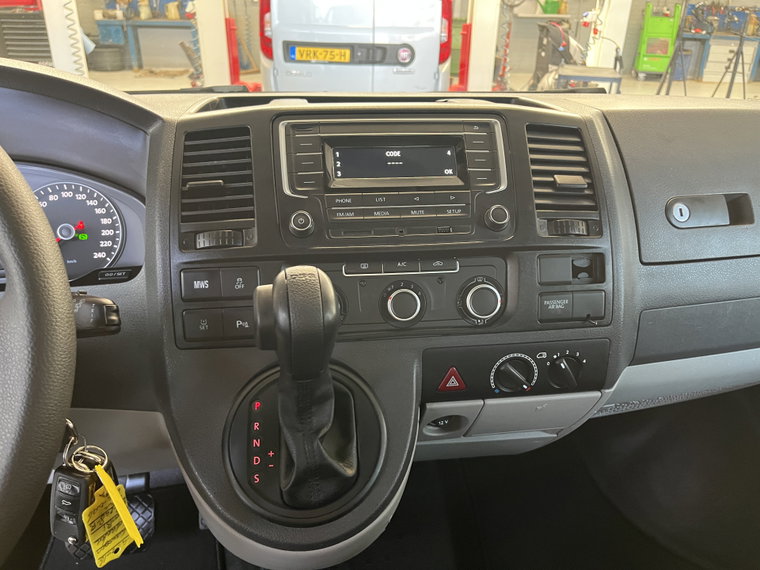 Vehicle Image 28