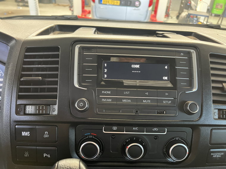 Vehicle Image 29