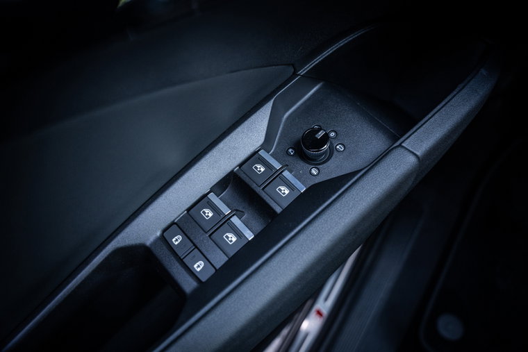 Vehicle Image 35