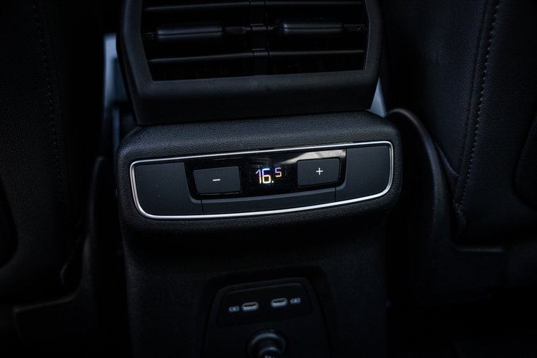 Vehicle Image 45