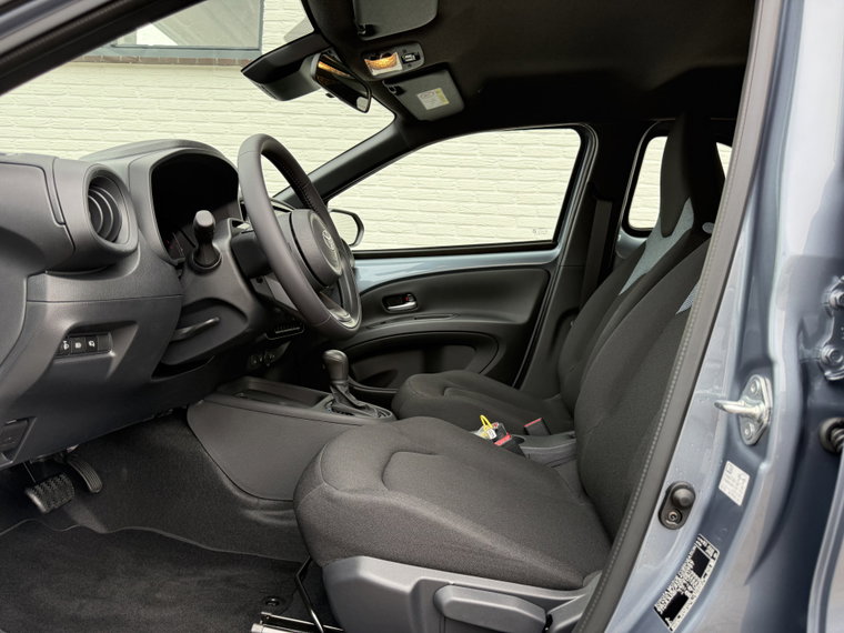 Vehicle Image 28