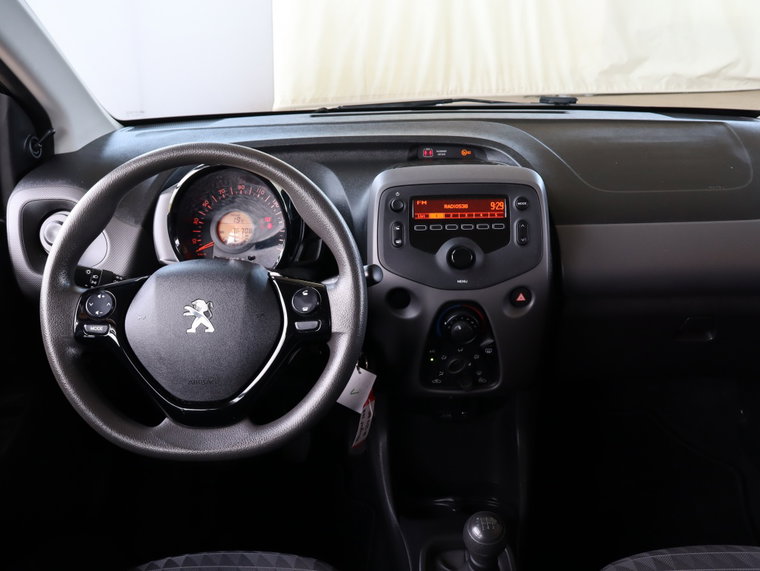Vehicle Image 12