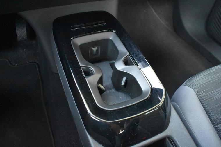 Vehicle Image 22