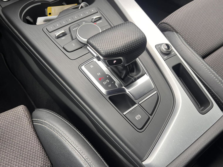 Vehicle Image 36