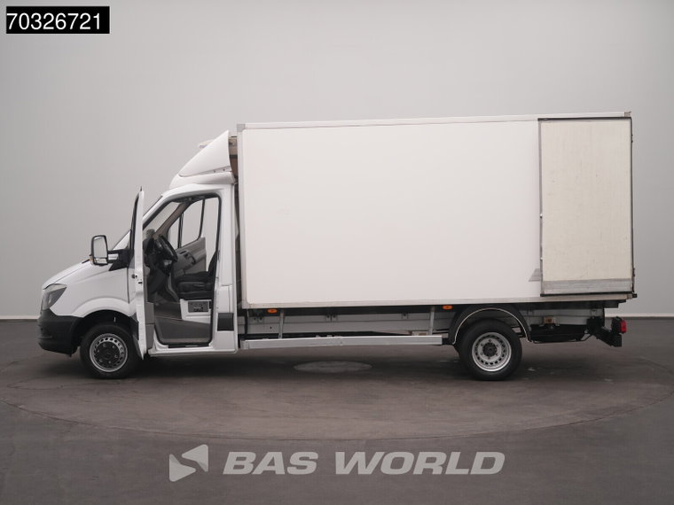 Vehicle Image 37