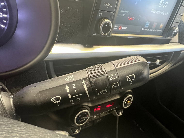 Vehicle Image 27