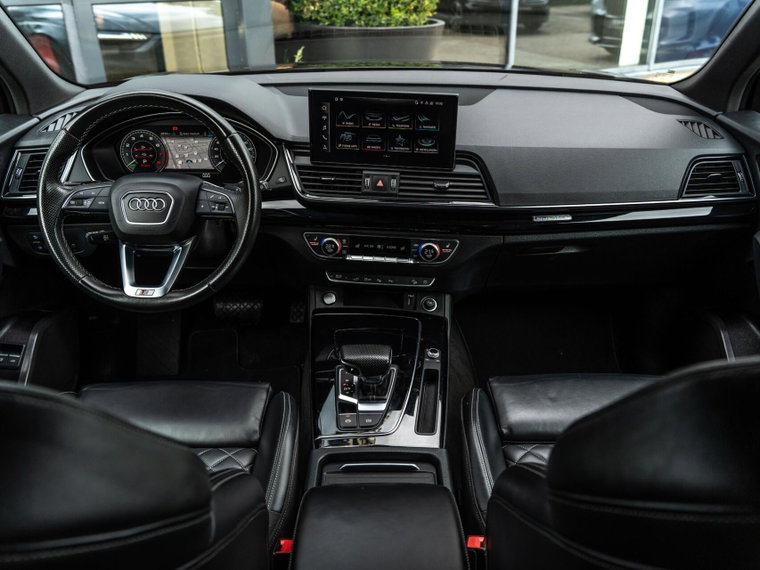 Vehicle Image 10