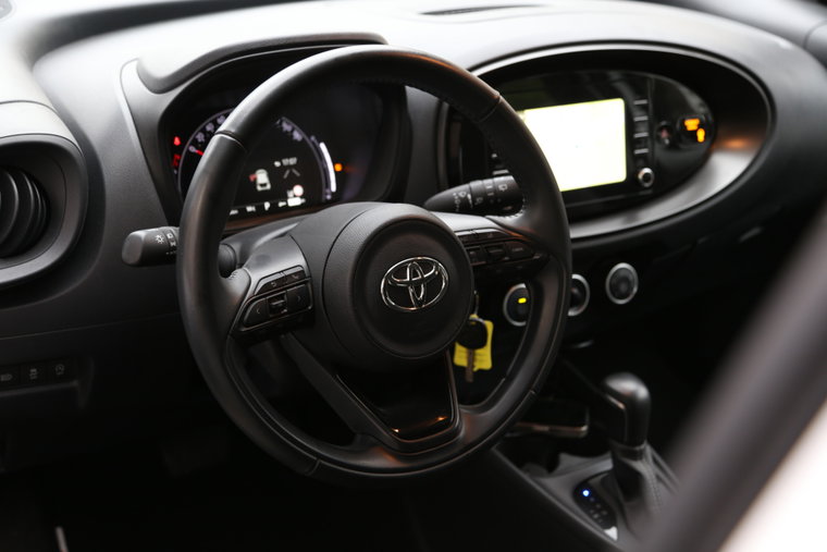 Vehicle Image 7