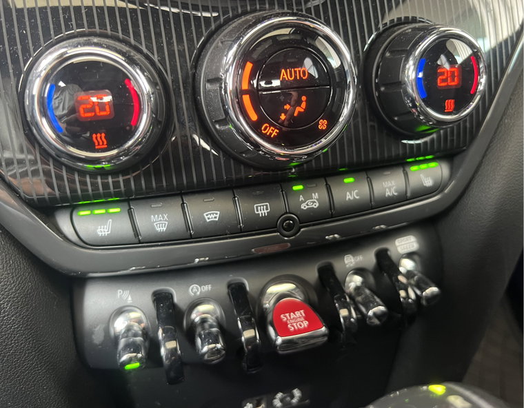 Vehicle Image 26