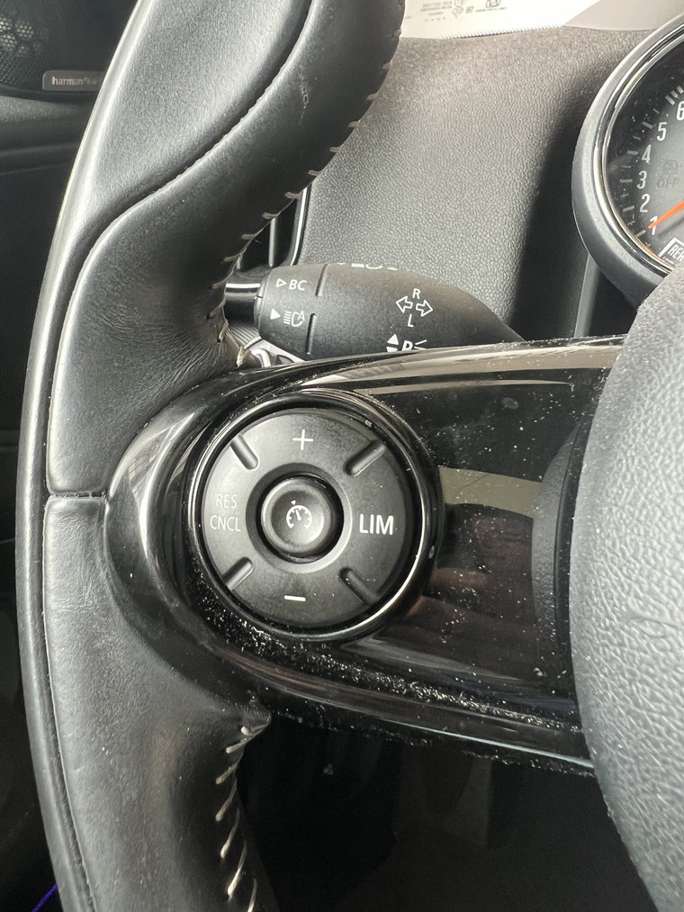 Vehicle Image 28