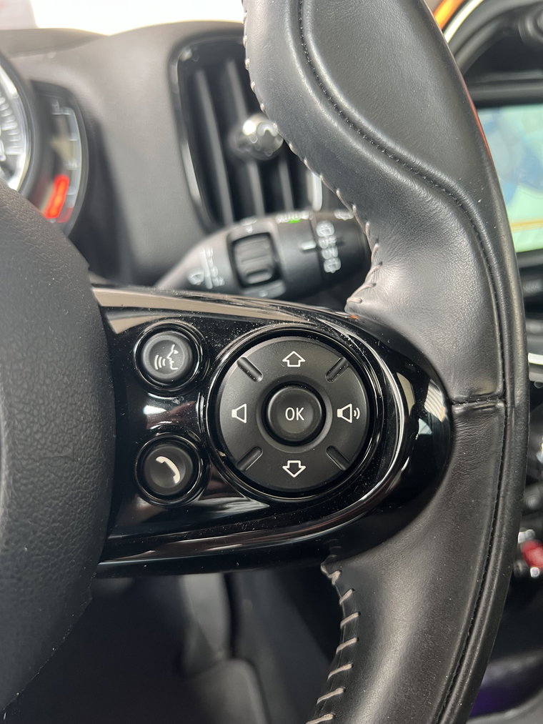 Vehicle Image 29