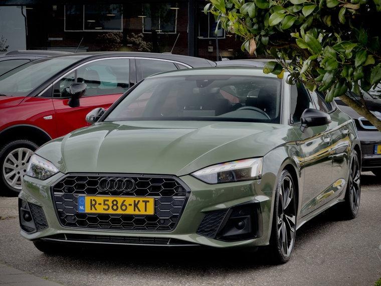 Vehicle Image 9