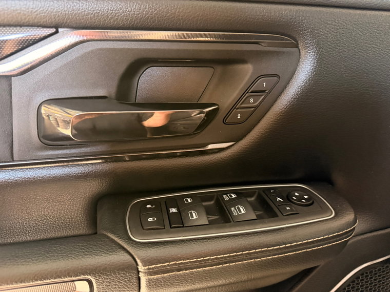 Vehicle Image 48