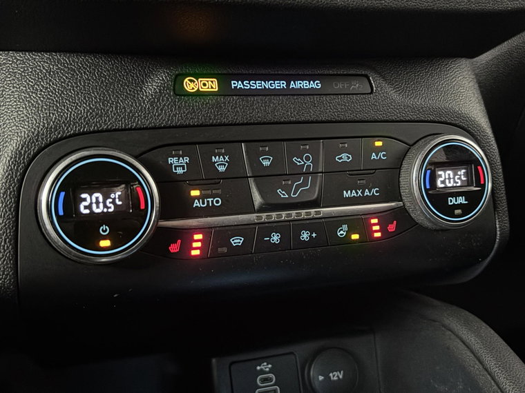Vehicle Image 33