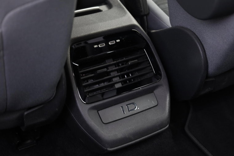 Vehicle Image 39