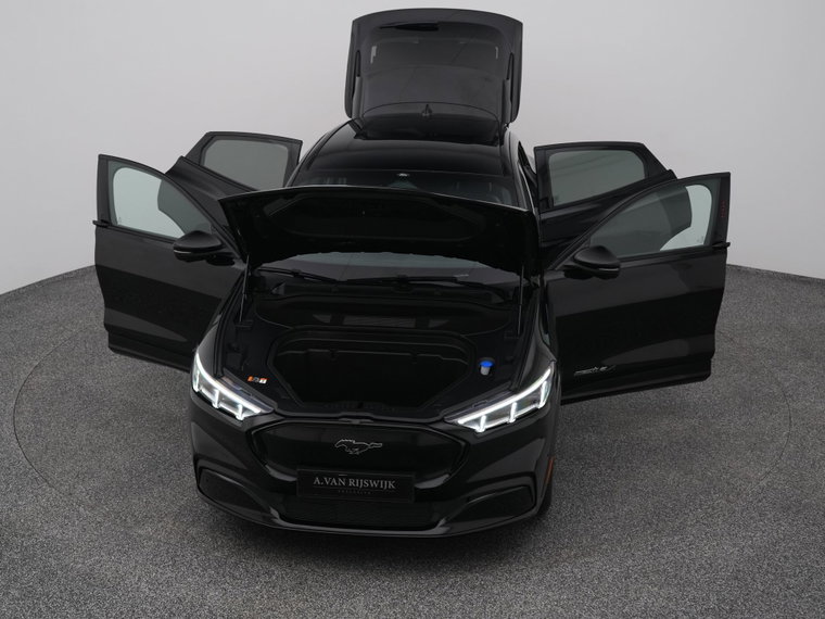 Vehicle Image 28