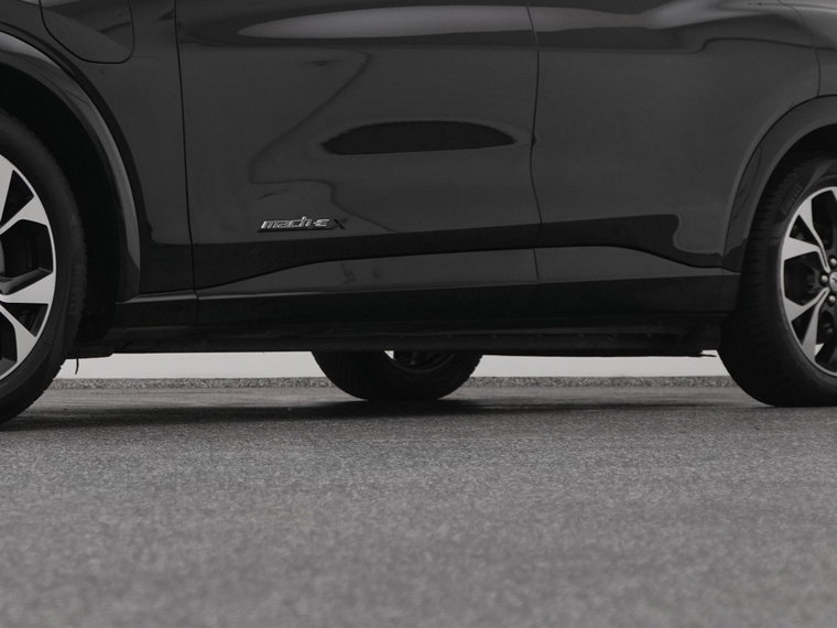 Vehicle Image 38