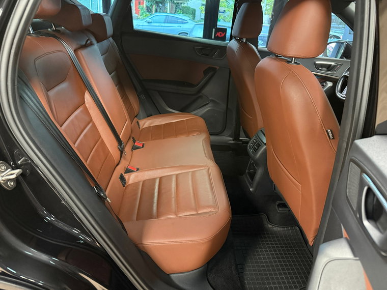 Vehicle Image 32