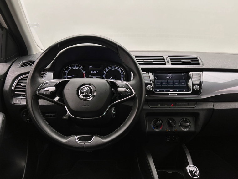 Vehicle Image 30