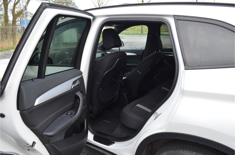 Vehicle Image 17