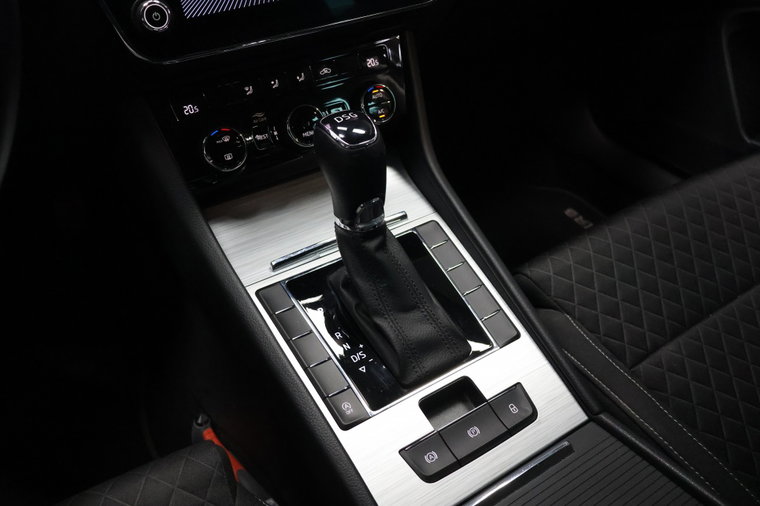 Vehicle Image 28