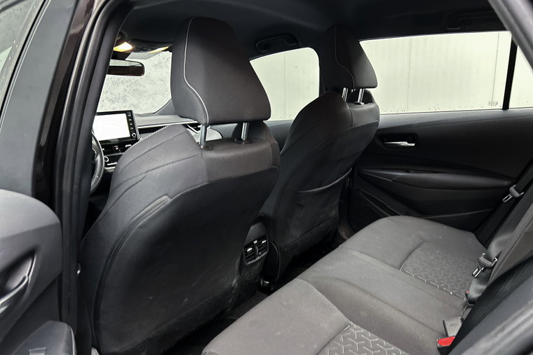 Vehicle Image 12