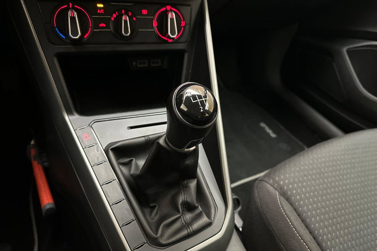 Vehicle Image 31