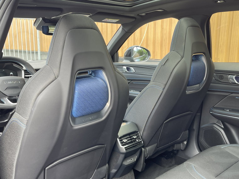 Vehicle Image 13