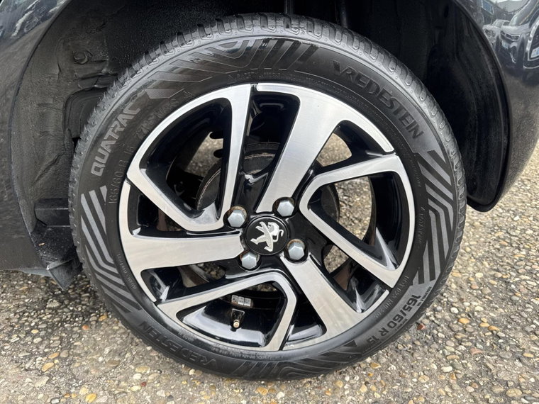 Vehicle Image 19