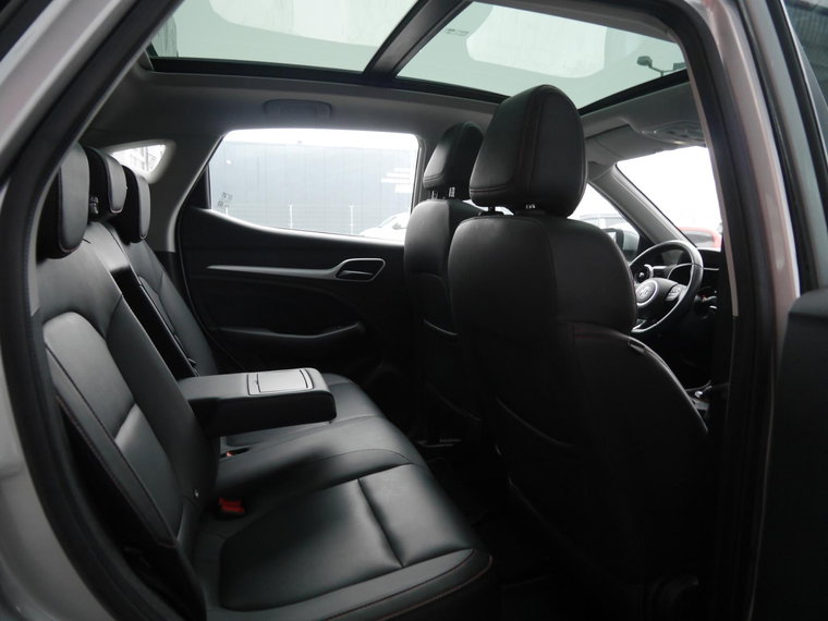 Vehicle Image 14