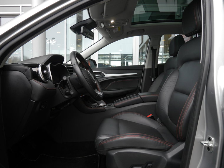 Vehicle Image 8