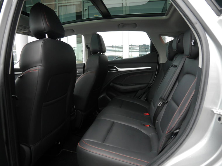 Vehicle Image 10