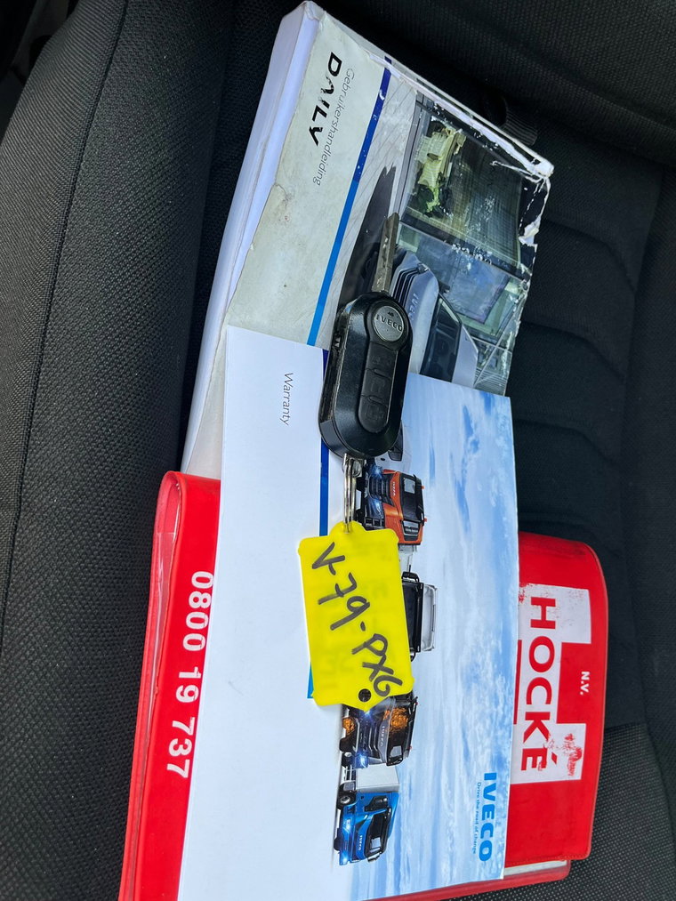 Vehicle Image 12