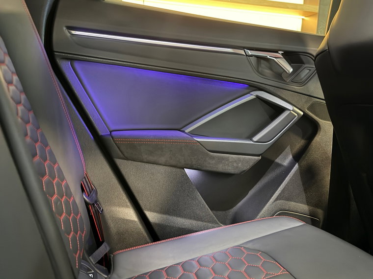 Vehicle Image 37