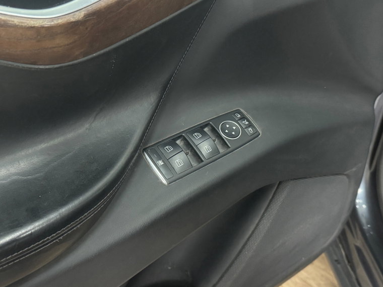 Vehicle Image 27