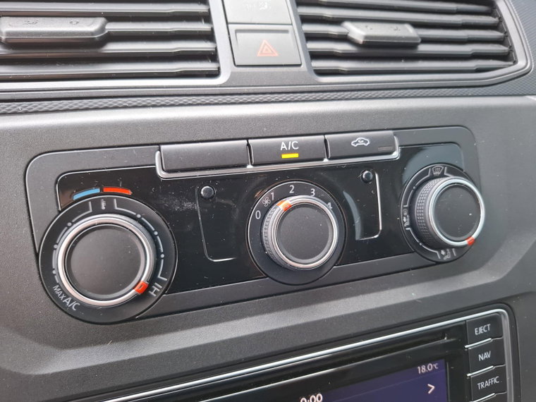 Vehicle Image 29