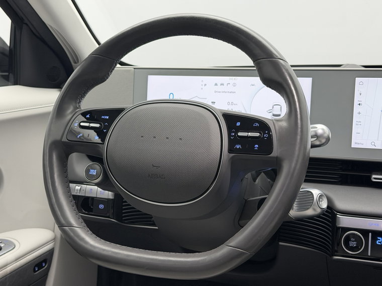 Vehicle Image 24