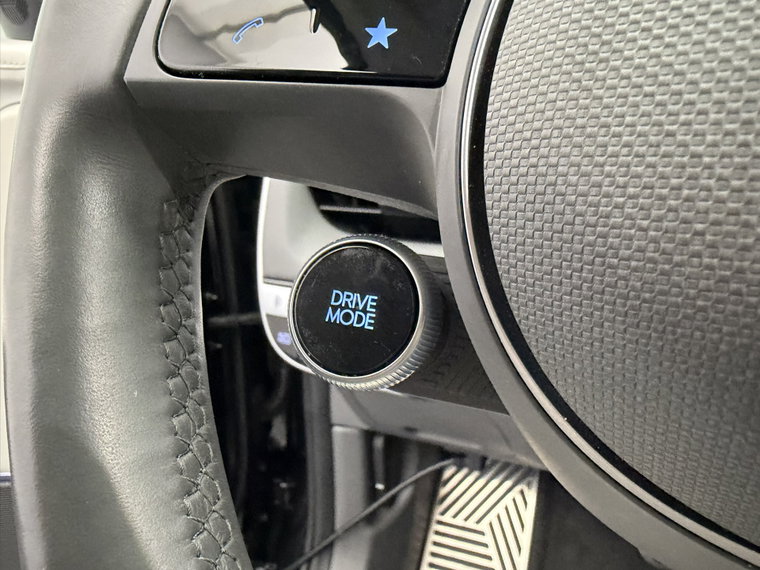 Vehicle Image 33