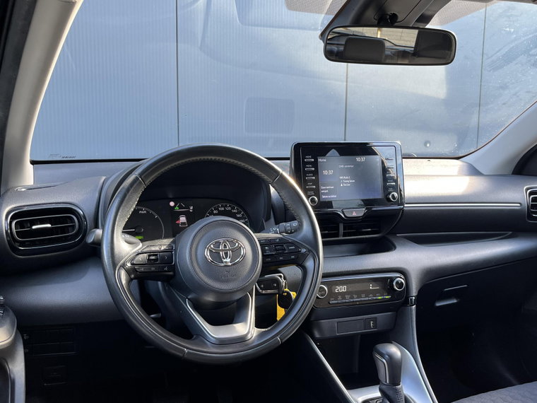 Vehicle Image 11