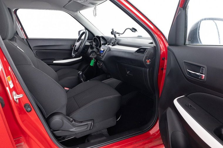 Vehicle Image 6
