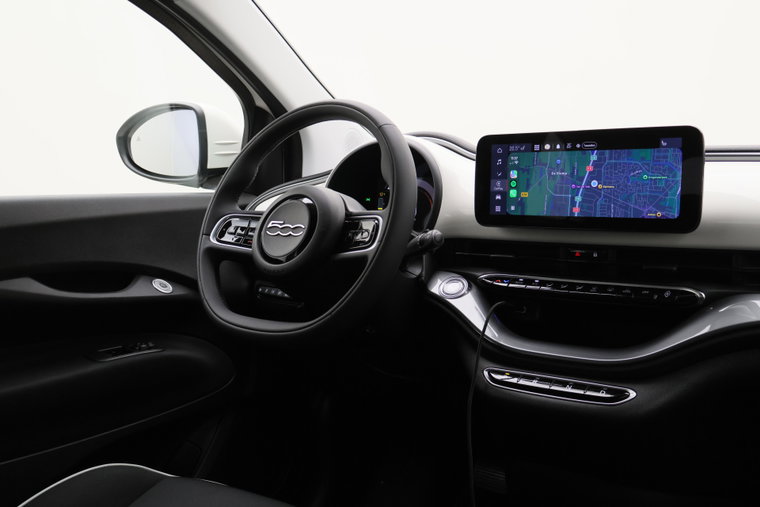 Vehicle Image 25