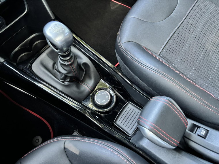Vehicle Image 24