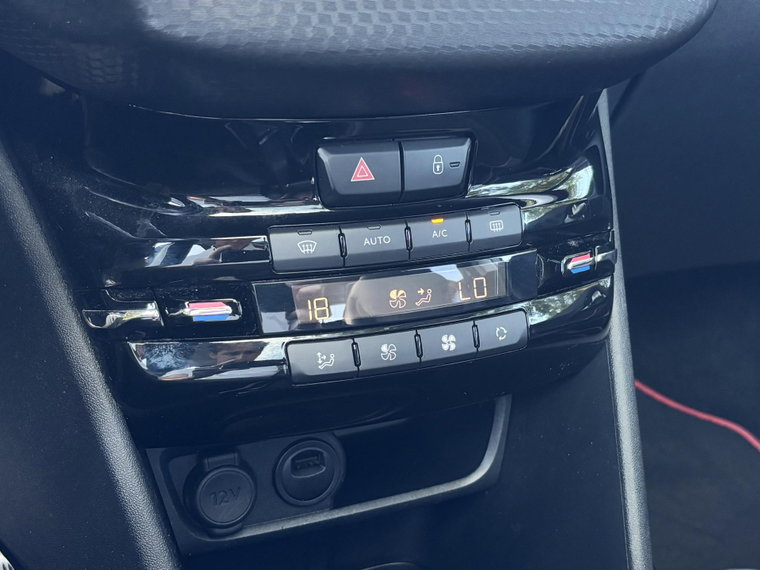 Vehicle Image 27